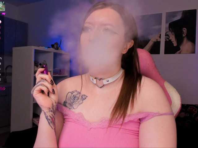 Fotografie KarolinaQueen @remain For gaming videocard ♡ Wish the best mood to you ♡ Lovens from 2tk, before pvt tip 200tk and write in pm ♡ I make hot shows, like to communicate and play in Mobile Legends