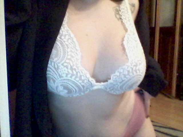 Fotografie katherine221 i will take off my shorts for 100 tokens