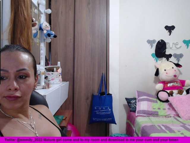 Fotografie emmily_castro hello come and play with me but with care I'm at home