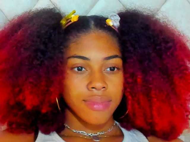 Screenshot di trasmissione KhloeVega