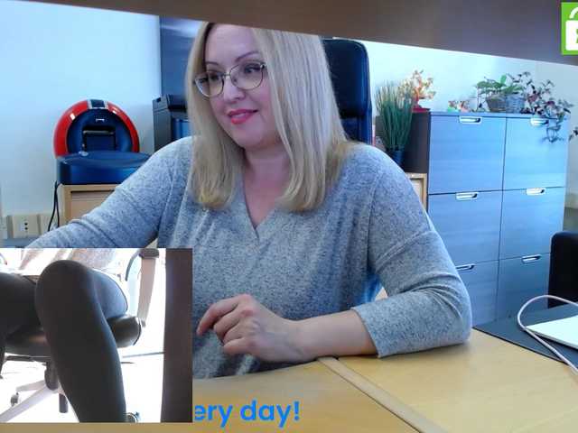 Fotografie KristinaKesh At the REAL office! @total To masturbate and cum, left to collect @remain Privats welcome!!! 151 tok before pvt! Tips only in public chat matter:) Lush reactiong from 3 tok.