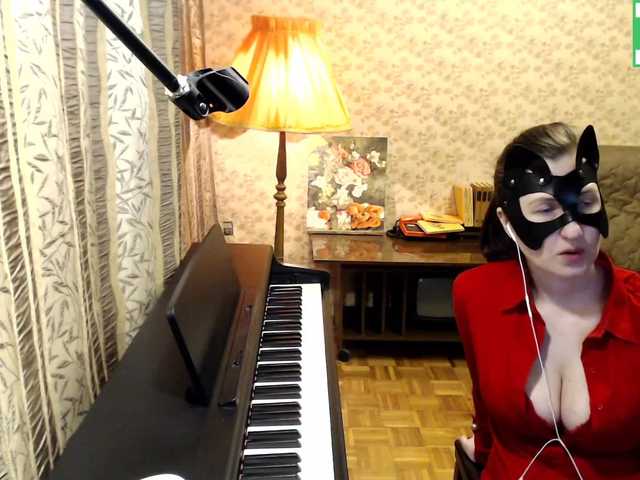 Fotografie L0le1la Hello everyone! My name is Vlada! And I'm learning to play the piano) Give me flowers: - 505 tk. Change dress: - 123 tk. Your name on me: 254 tk.
