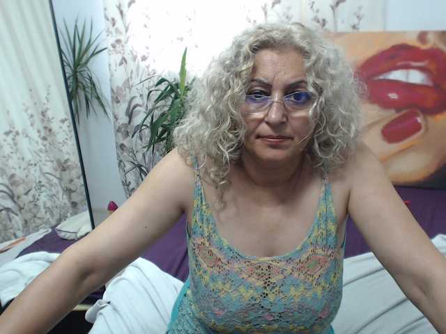 Fotografie ladydy4u I am waiting for the hard dick to have fun,,,30 tit 50 ass 500 naked 1000 squrt , 80 blow , 40 c2c