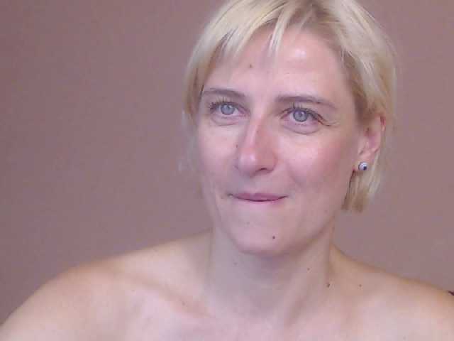 Fotografie LadyyMurena Hello guys!Show tits here for 30 tok,pink pussy for 50,all naked -90,hot show in pvt or in group or in pvt