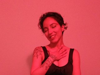Chat video erotica laura-hills18