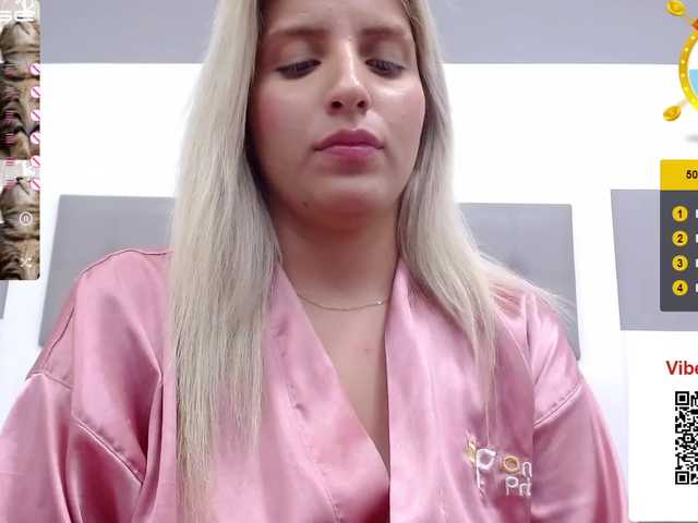Fotografie LauraCoppola Hi everyone! ❤️ I'm Laura, feel free to join my room haha I'll be happy to have you here I love masturbation and play with my delicious fingers and toys lll SpankAss 35 TK lll AnyFlash 70TK lll Control my Lush and Domi 347
