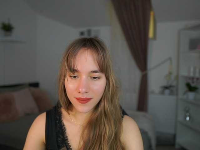 Fotografie LeahGotti18 heyyy :) welcome to my room! if u want to see me dance & be naughty join me ;) #bigass #blonde #boobs #ass #young