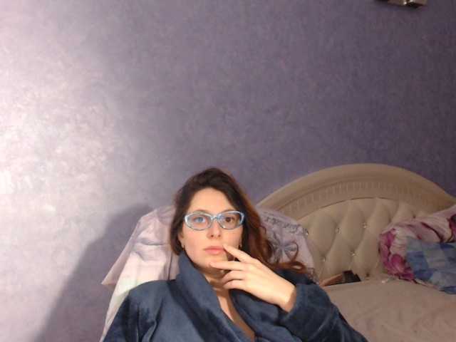 Fotografie LisaSweet23 hi boys welcome to my room to chat and for hot body to see naked in private))