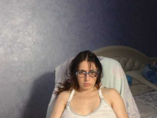 Fotografie LisaSweet23 hi boys welcome to my room to chat and for hot body to see naked in private))