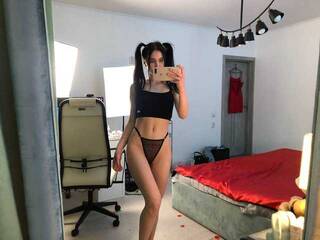Chat video erotica Little-Monika-