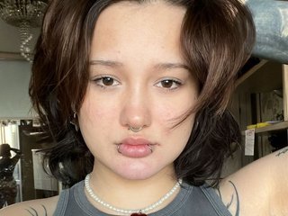Chat video erotica littlewetgirl