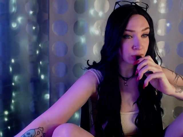 Screenshot di trasmissione Loucy_Toorya