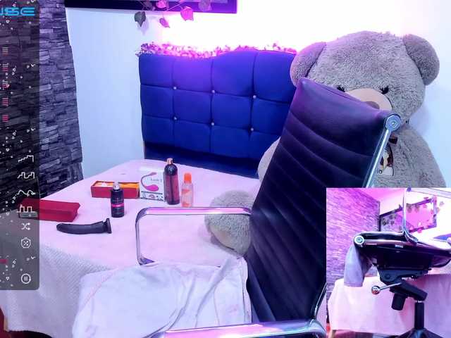 Fotografie Madelinexxx Hello, I'm new... My name is Madeline and I'm 18 years old❤Tip menuPvt ON- GOAL: SHOW BOOBS