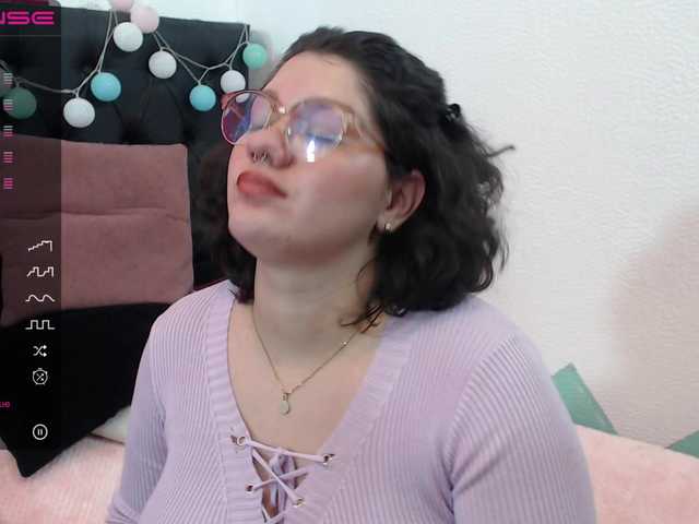 Fotografie Angijackson_ @remain for make my week happyI really like to see you on camera and see how you enjoy it for me, I want to see how your cum comes out for meMake me feel like a queen and you will be my kingFav vibs 44, 88 and 111 Make me squirt rigth now for 654 tkn