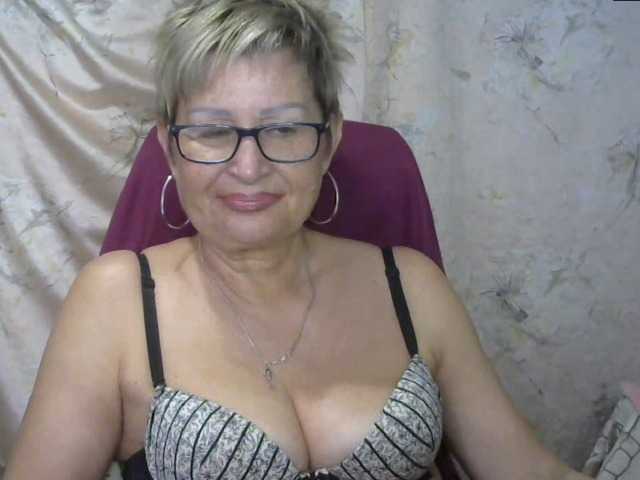 Fotografie MatureLissa Who wants to see mature pussy ? pls for @total English and German