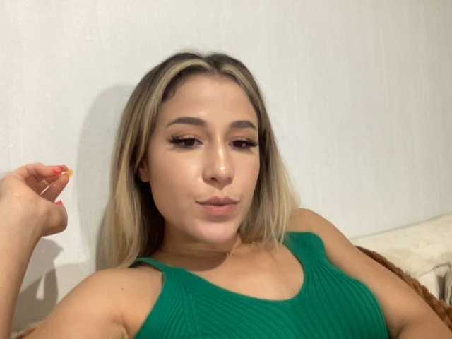 Fotografie Melyna_ Chaque 500 tokens envoyer en LIVE un album personnalisé pour toi ❤️‍