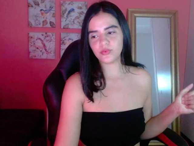 Fotografie mia-collins Hi guys, thanks to all the people who support my show with tkns, I'm a Latina woman, with a huge bush in my pussy, armpits and anus, if you love natural women I know you'll like it! Please, before using my tip menu, use my Pm or write me in public