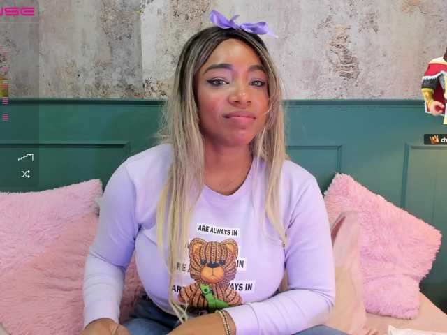 Screenshot di trasmissione MiaBigBoobs