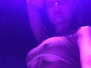 Chat video erotica MiekaFans