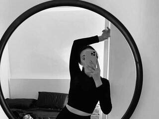 Chat video erotica MonikaSee