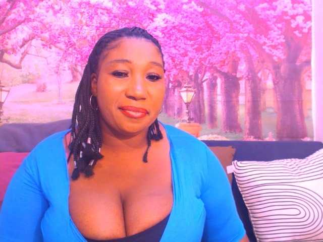 Fotografie mysticeboney #bbw,bigboobs,bigass,lovensepussy.ebonyqueen..100tkns