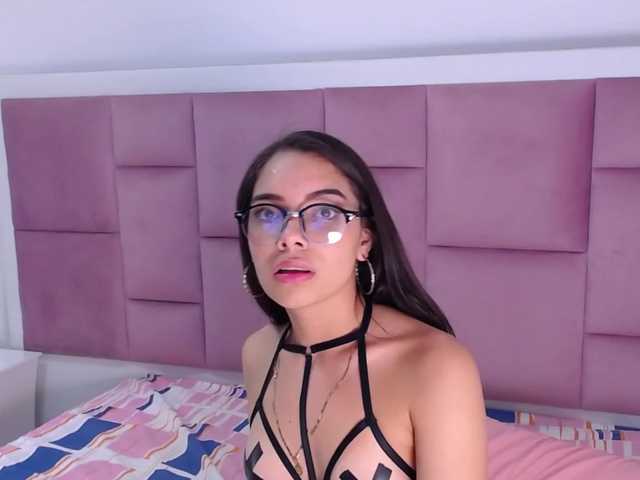Fotografie NalaRey Hey guys! today is a magical day to fuck and have fun together. My Goal is My SLOOPY BLOWJOB #latina #teen #18 #skinny #new @remain for the goal