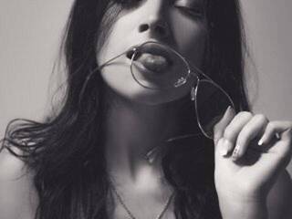 Chat video erotica nikkithouson