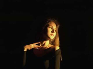 Chat video erotica Niktoria-Shy