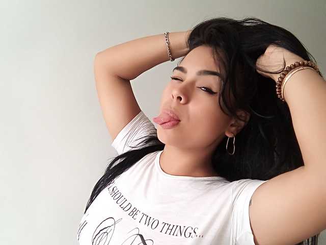 Video chat erotica NINA-SUAREZ