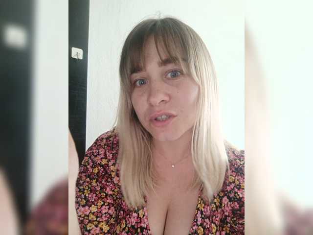 Fotografie Blondines69 Hey guys!:) Goal- #Dance #hot #pvt #c2c #fetish #feet #roleplay Tip to add at friendlist and for requests!