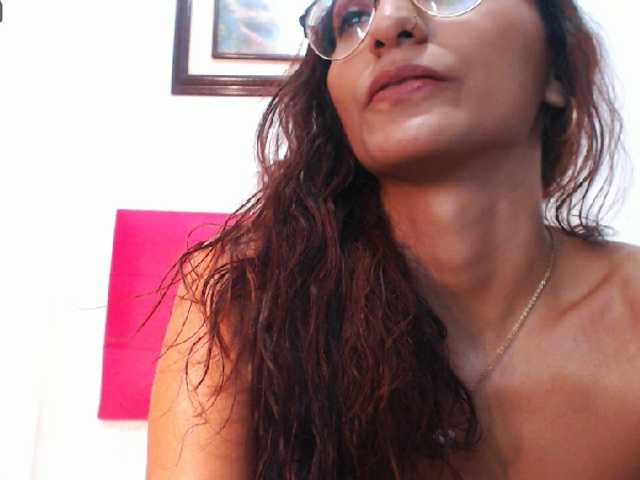 Fotografie PennyTaylor Enjoy with me a delicious oil bath all over my body ♥Flash Pussy 40♥Fingering 190 ♥Fuckshow at goal! 550