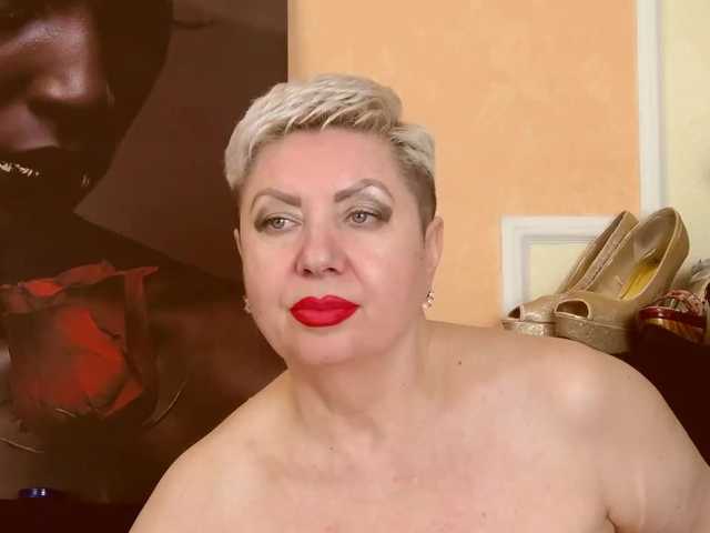 Fotografie PoshLadyx Gorgeous naked body 50 blow job 30 play with legs 30 caress the breast 30 caress the pussy 30 caress the ass 30 orgasm 100 anal 100 watch the camera and tease you 50!
