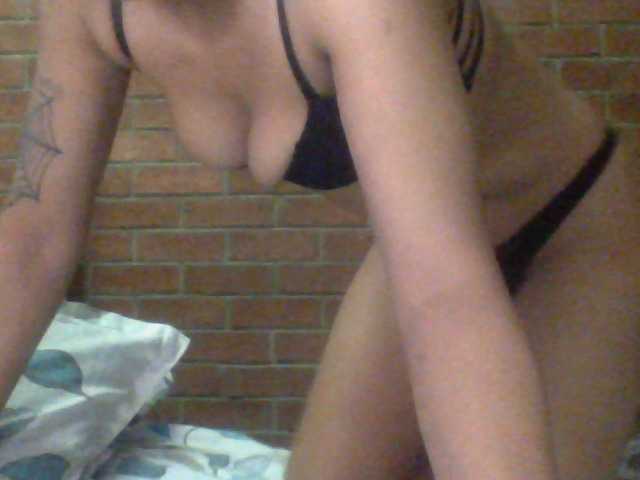 Fotografie Prettythang shower me tkn will go wild for you 2t0 10 tkns moan for 2 sec 10 2 20 2tkns for 5sec 25 to 35tkns for 10 sec twerk 20 tkns pussy fingering 30 tkns gagging 40 tokens