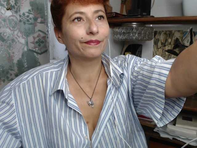 Fotografie Ria777 I love hearing the tinkle of tips!Like me - 20tips or more) like my smale -20tips or more)like my eyes-20tips or more)stand up-30tips or more)open u cam-30tips)