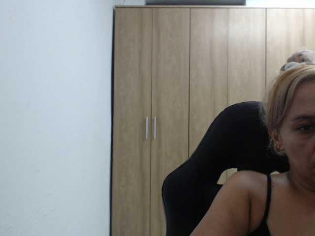 Screenshot di trasmissione RoxanaMilf