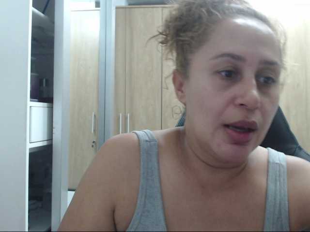 Screenshot di trasmissione RoxanaMilf