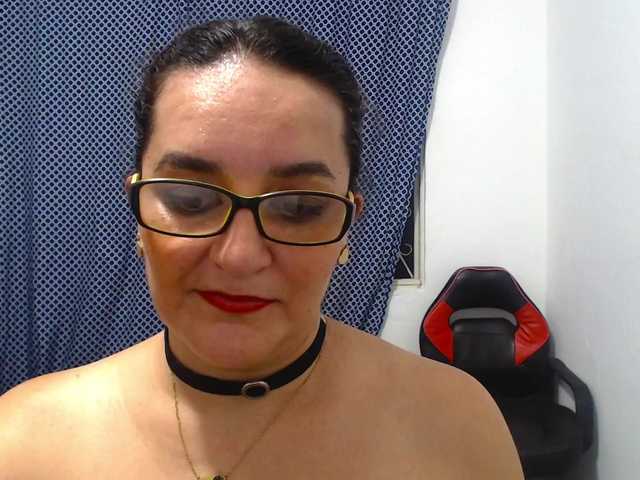 Fotografie SaimaJayeb ! I love man flirtatious and very affectionate *** Make me vibrate and my Squirt is ready for you ***#lovense #squirt #mature #bj #anal #pvt