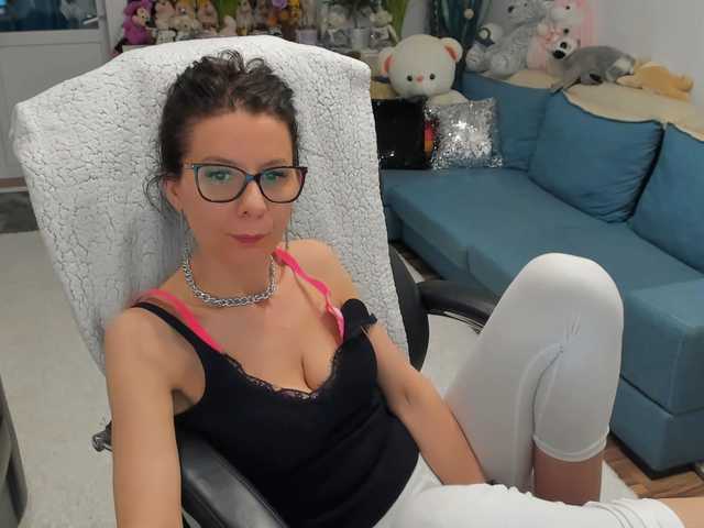 Fotografie SalomeJade Welcome my guys#pvt#lovense#ohmibod#it makes me smile and wet).any tips is ***you!