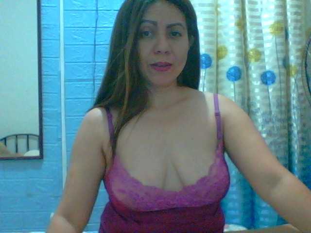 Fotografie Scarletteb welcome to my room..Show Boobs 20tk,Play my tits 24tk,Show feet 15tk, pussy view 44tk,show Ass 28tk,Get naked 100tk Kiss 10tk..open cam 30tk.change pantyoutfit 50tksMy lovense is ON,just vibe me