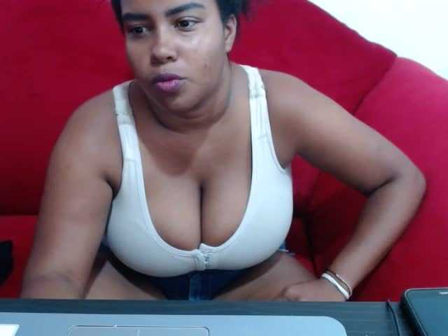 Screenshot di trasmissione Sexy-Brunette