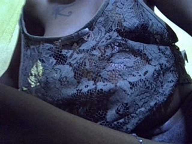 Screenshot di trasmissione sexy-riri