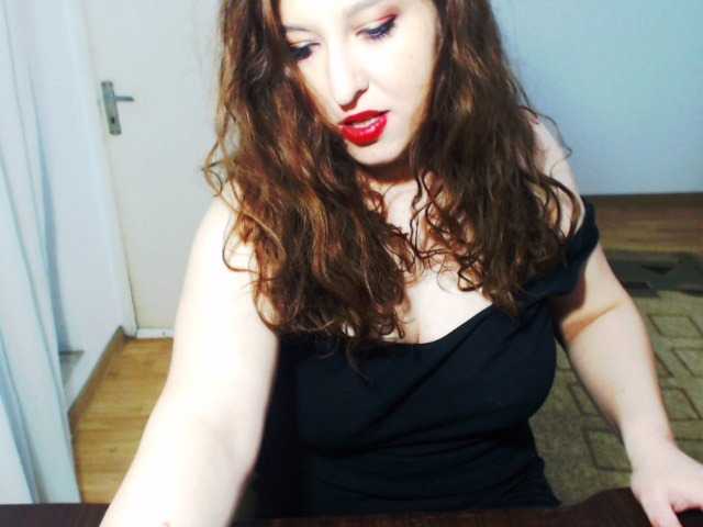 Fotografie SexyCaty1 naked show 10 min for 200 tokens