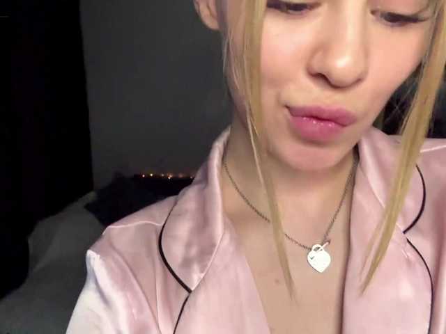 Screenshot di trasmissione ShyElisa