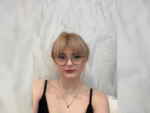 Screenshot di trasmissione Sophie-doll