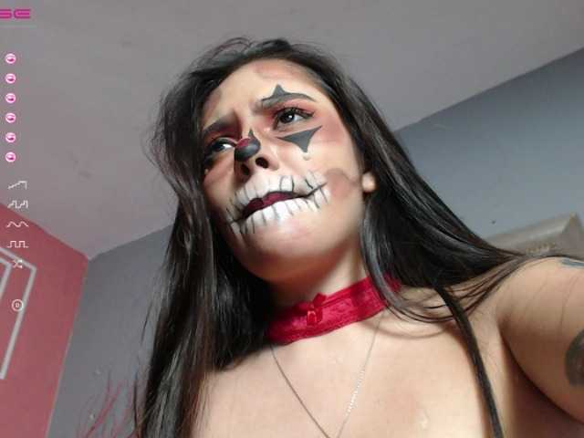 Fotografie sophiefox HI guys welcome to my world , im new model in here complette my first goal and enjoy with me #colombiana #latina #18 #brunette #longhair #curvy #sexy #lovense