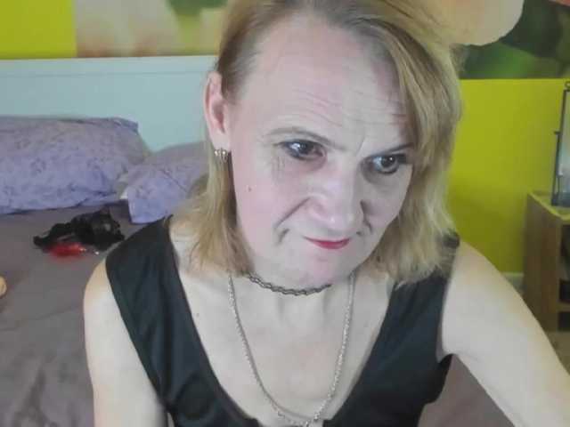 Screenshot di trasmissione SqurtyLally69