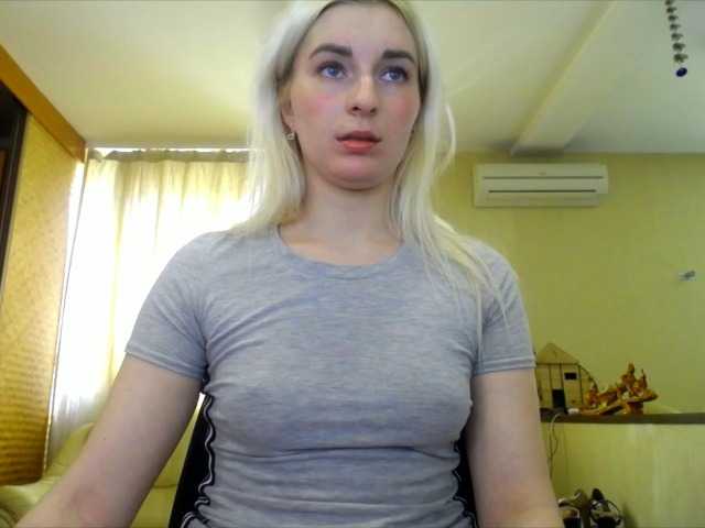 Fotografie SweetGia like 11 / ass 50 / chest 80 / feet 20 / control toys 199 10 min/more pvt c2c 25/33 ultra 33 sec/blowjob 60/snap355/ AHEGAO FACE 13/ naked 350/oil bobs 111/