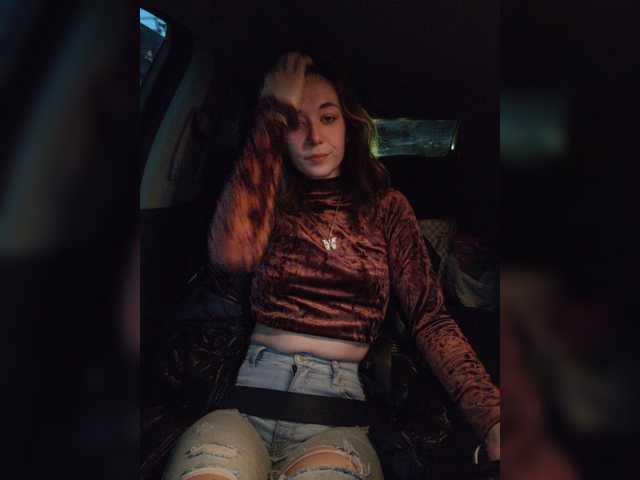 Fotografie Sweetrubyrose Hi im ruby! Its my first day im super nervous. Suppiry me by tipping and i Will flash 500 we have 13 and 487 until goal. Vibrate me my lush is in!