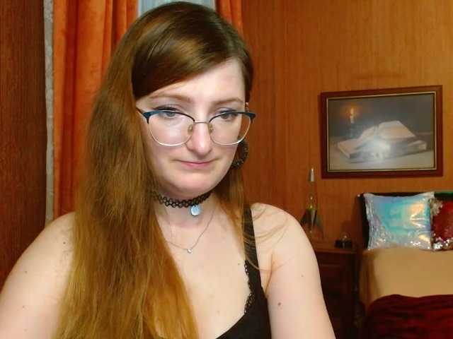 Fotografie tastyAriel Sweet and yet dang naughty ;) #innocentface #sweet #petite #glasses #fetish #natural #domina #teaser #cfmn #joi #cei #cbt #sph