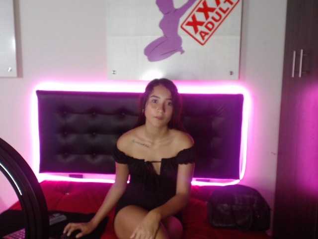 Fotografie TinnySofi18 Hi, it's my first day, I hope for your collaboration, I follow your advice #latina #skinny #feet #young #daddy #New